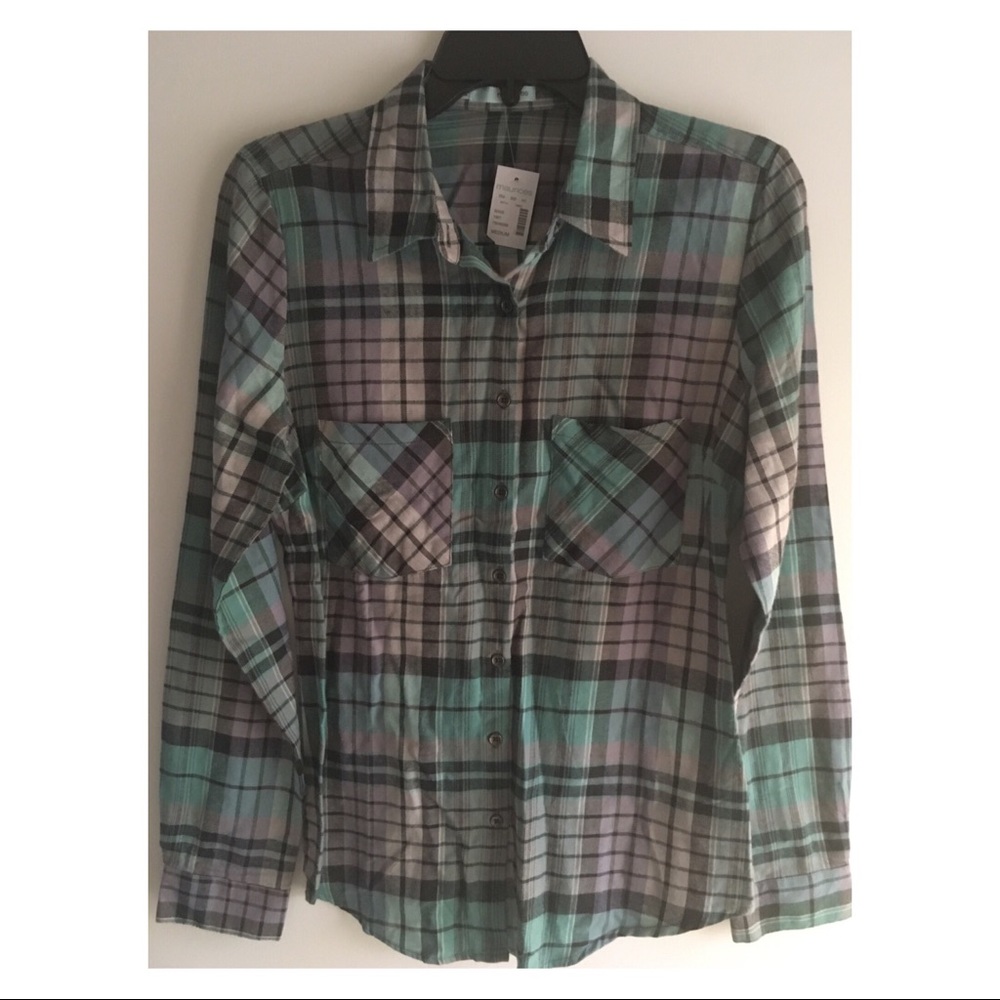 Maurices long sleeve shirt with cute back detail
